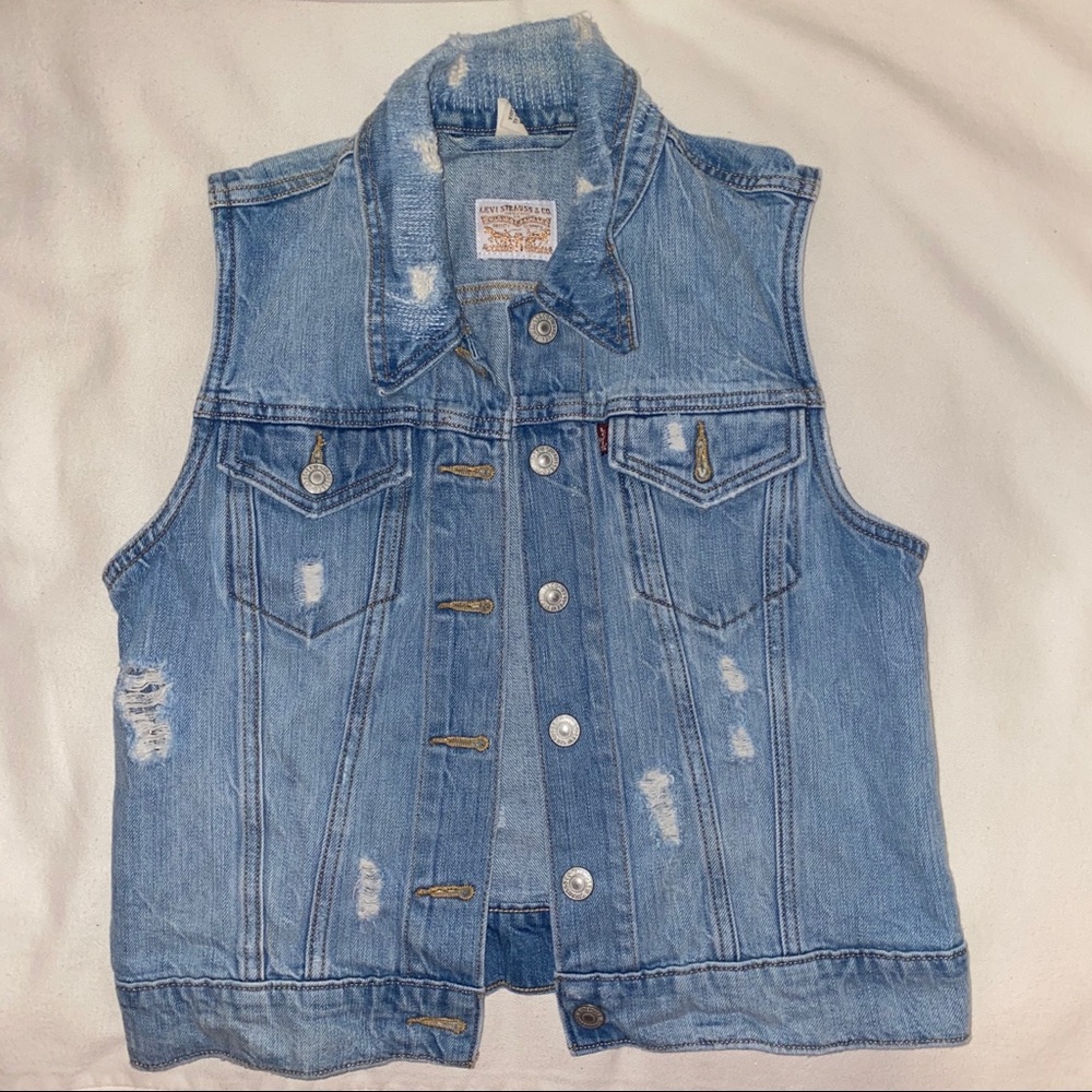 Levi’s Distressed Denim Vest (rare!!)